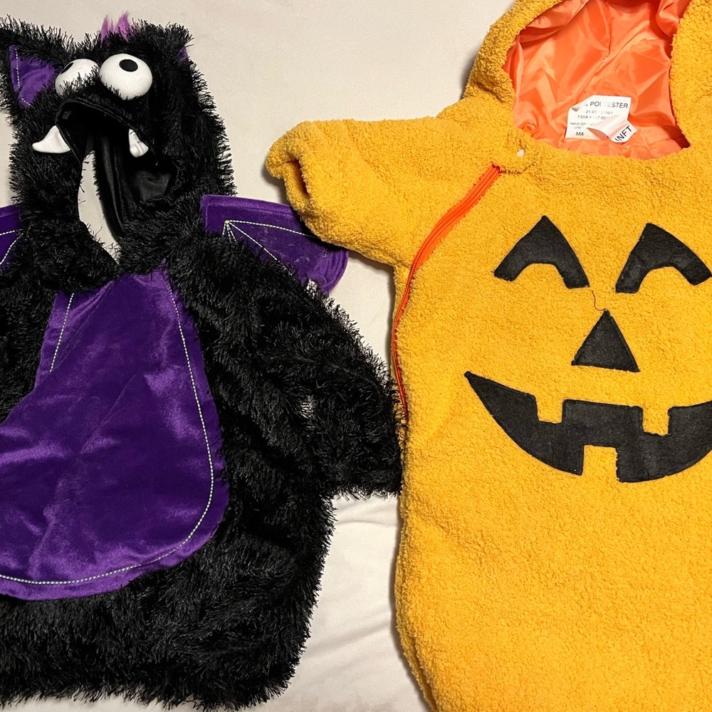2 costumes! Both would fit around 3-6 month old ,bat and a pumpkin
